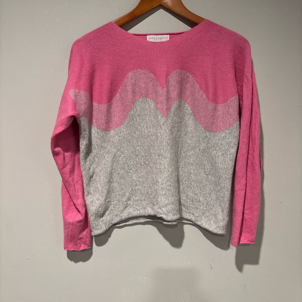 Cozy Lightweight Gray and Pink Merino Wool Cashmere Knit Crewneck Sweater